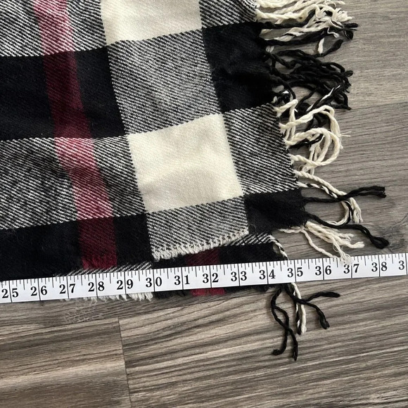 Black, White,‎ And Purple Checkered Plaid Blanket Scarf OS - Picture 5 of 5
